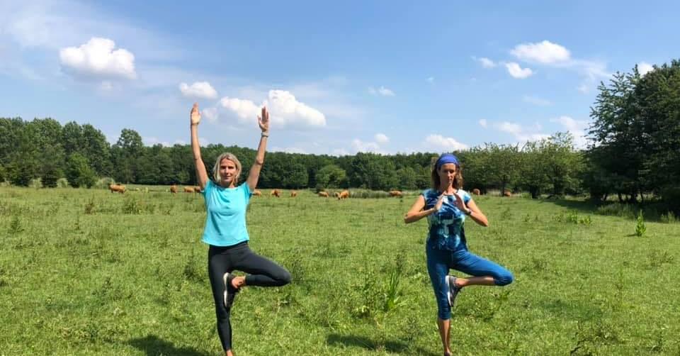 Tineke en Nikè van Yoga HarT Lopen Clinic